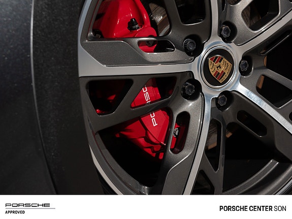 Porsche Taycan Cross Turismo 13 of 30