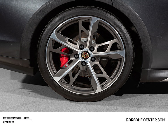Porsche Taycan Cross Turismo 20 of 30