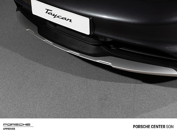 Porsche Taycan Cross Turismo 11 of 30