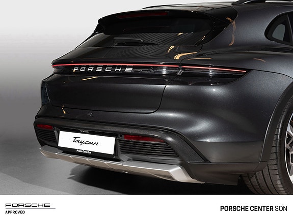Porsche Taycan Cross Turismo 10 of 30