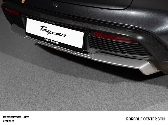Porsche Taycan Cross Turismo 15 of 30