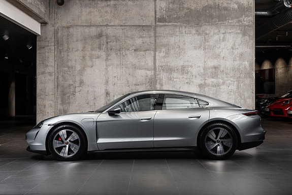 Porsche Taycan 2 of 5