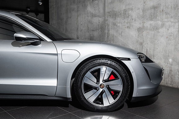 Porsche Taycan 5 of 5