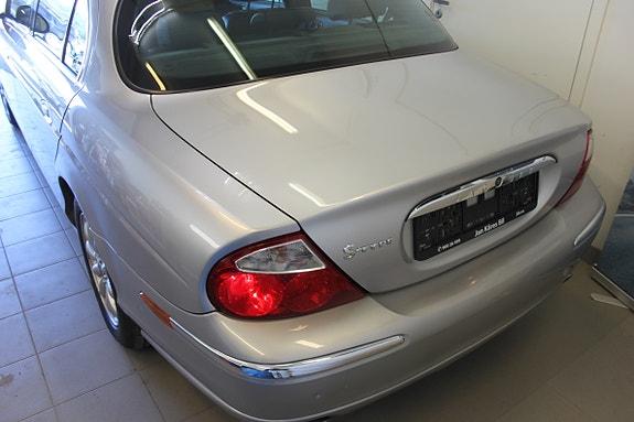 Jaguar S-TYPE 3 of 5