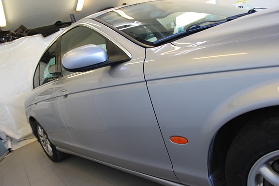 Jaguar S-TYPE 5 of 5