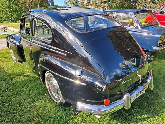 Volvo PV 2 of 5