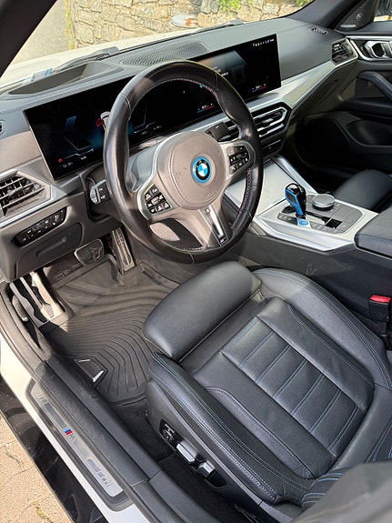 BMW i4 4 of 5