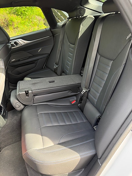 BMW i4 11 of 30
