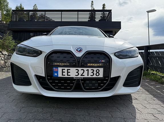 BMW i4 2 of 5