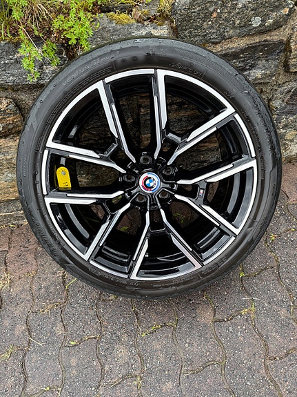 BMW i4 22 of 30