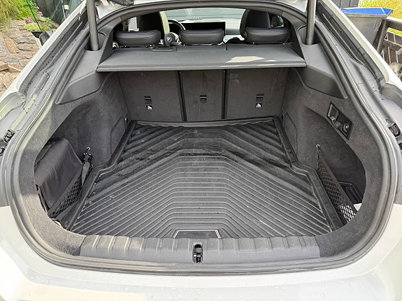 BMW i4 15 of 30