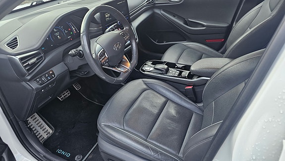 Hyundai IONIQ 6 of 9