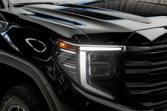 GMC Sierra 4 of 5