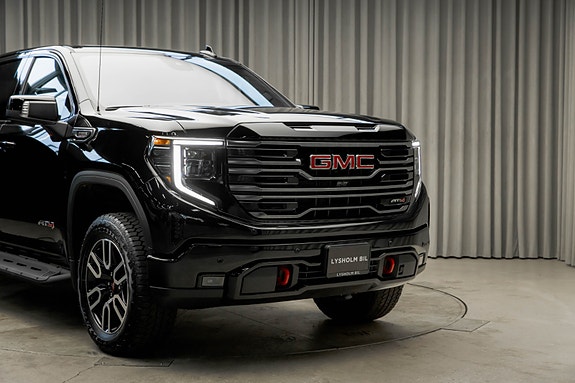 GMC Sierra 3 of 5