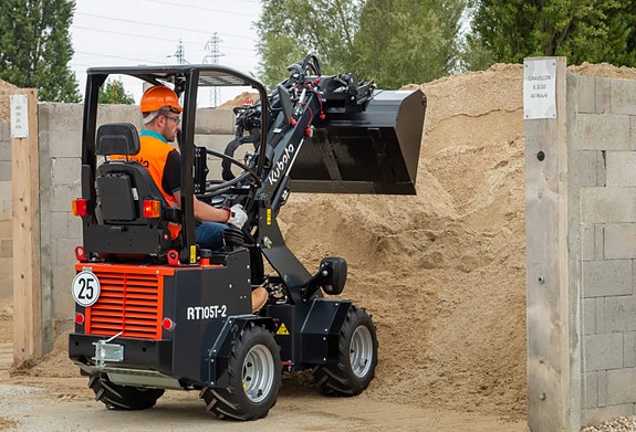 Kubota RT105T-2 3 of 8
