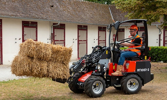 Kubota RT105T-2 2 of 8