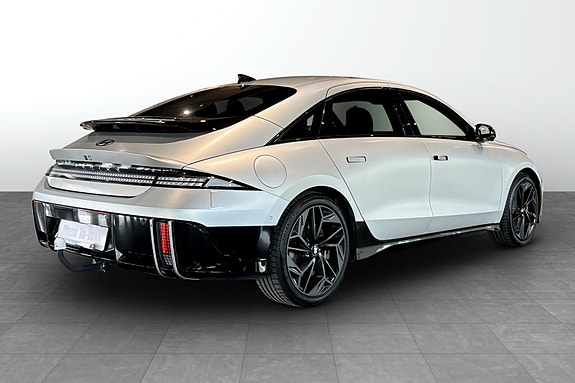 Hyundai Ioniq 6 5 of 5