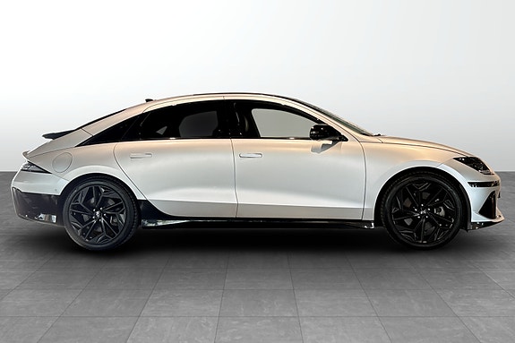Hyundai Ioniq 6 4 of 5