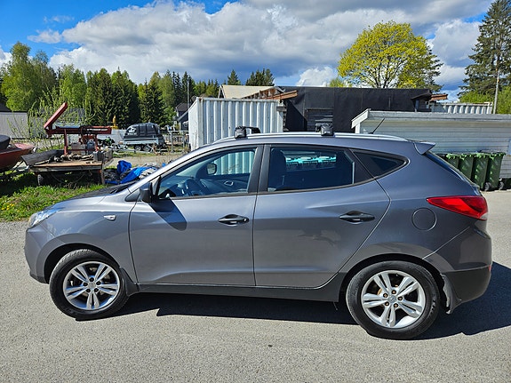 Hyundai ix35 2 of 5