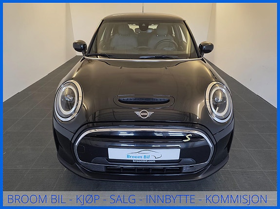 MINI Cooper SE 2 of 5