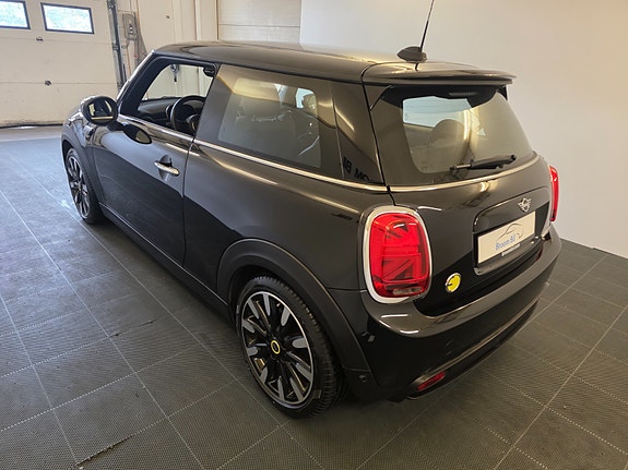 MINI Cooper SE 5 of 5