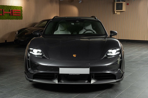 Porsche Taycan Cross Turismo 2 of 30