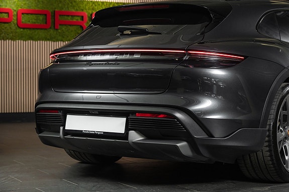 Porsche Taycan Cross Turismo 6 of 30