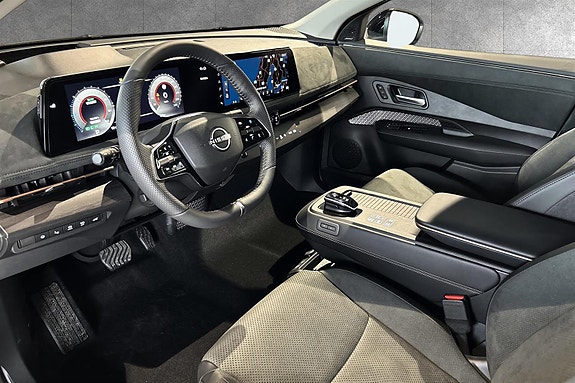 Nissan Ariya 7 of 15