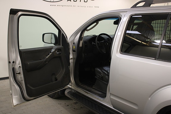 Nissan Pathfinder 15 of 30