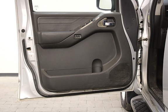 Nissan Pathfinder 16 of 30