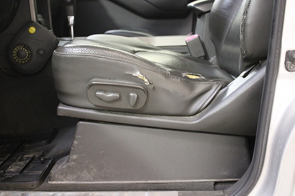 Nissan Pathfinder 19 of 30