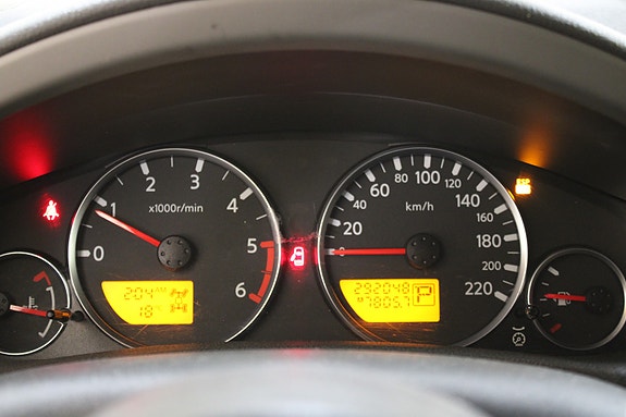 Nissan Pathfinder 26 of 30