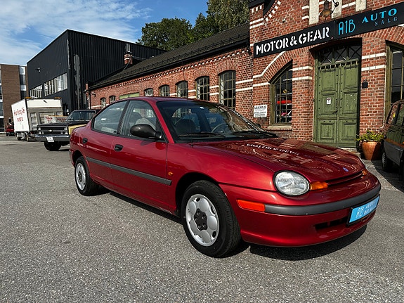 Chrysler Neon 3 of 5