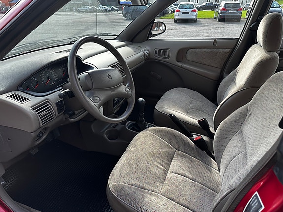 Chrysler Neon 9 of 17