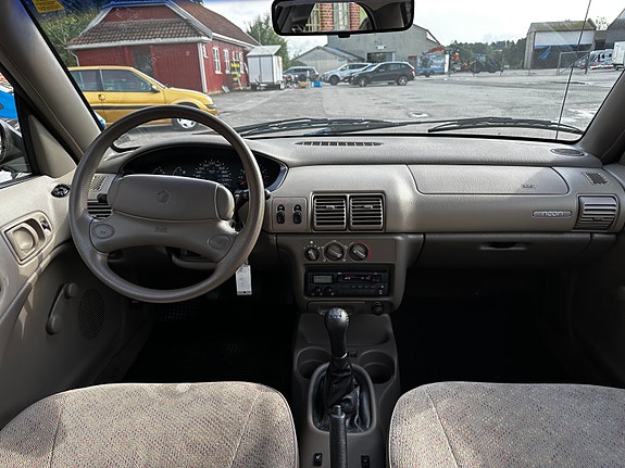 Chrysler Neon 13 of 17