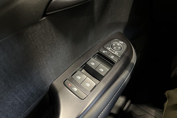 BYD Dolphin 16 of 23