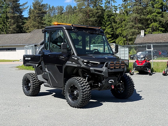 Can-Am Traxter HD11 2 of 5
