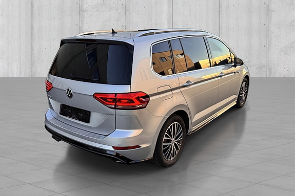 Volkswagen Touran 5 of 5