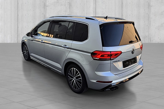 Volkswagen Touran 4 of 5
