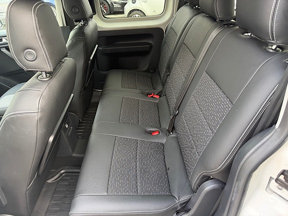 Volkswagen Caddy Maxi 14 of 15