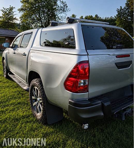 Toyota HiLux 4 of 5