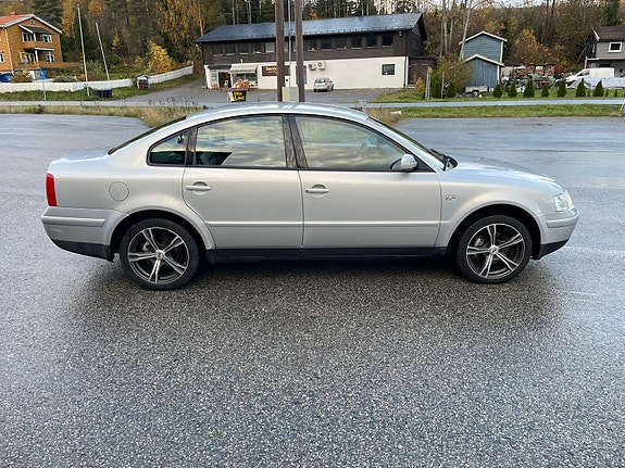 Volkswagen Passat 4 of 5