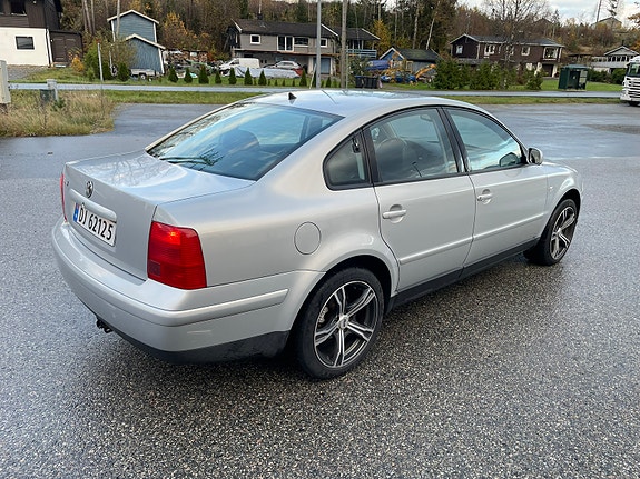 Volkswagen Passat 5 of 5