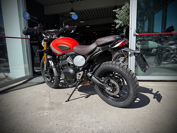 Triumph Scrambler 400 X Baja Orange 5 of 15
