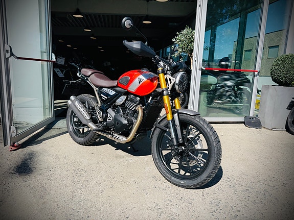 Triumph Scrambler 400 X Baja Orange 11 of 15