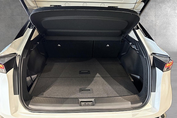 Nissan Ariya 15 of 15