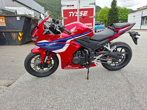 Honda CBR500R 6 of 10