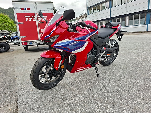 Honda CBR500R 5 of 10