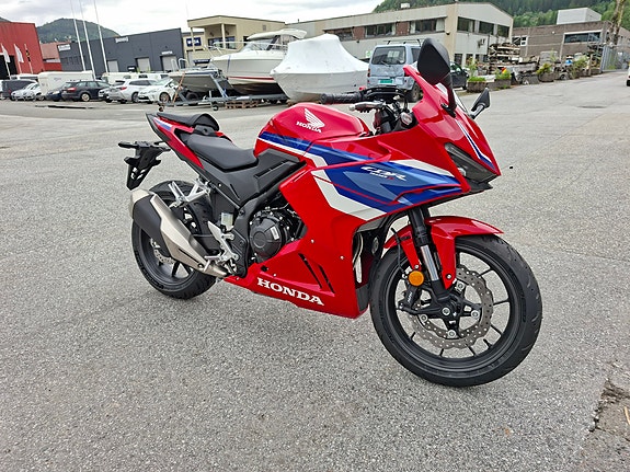 Honda CBR500R 2 of 10