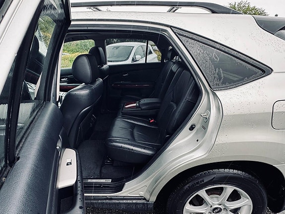 Lexus RX300 19 of 30